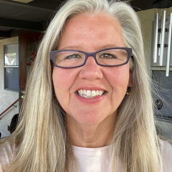 Posh Ambassador, Sarah - Picture 1 of 2